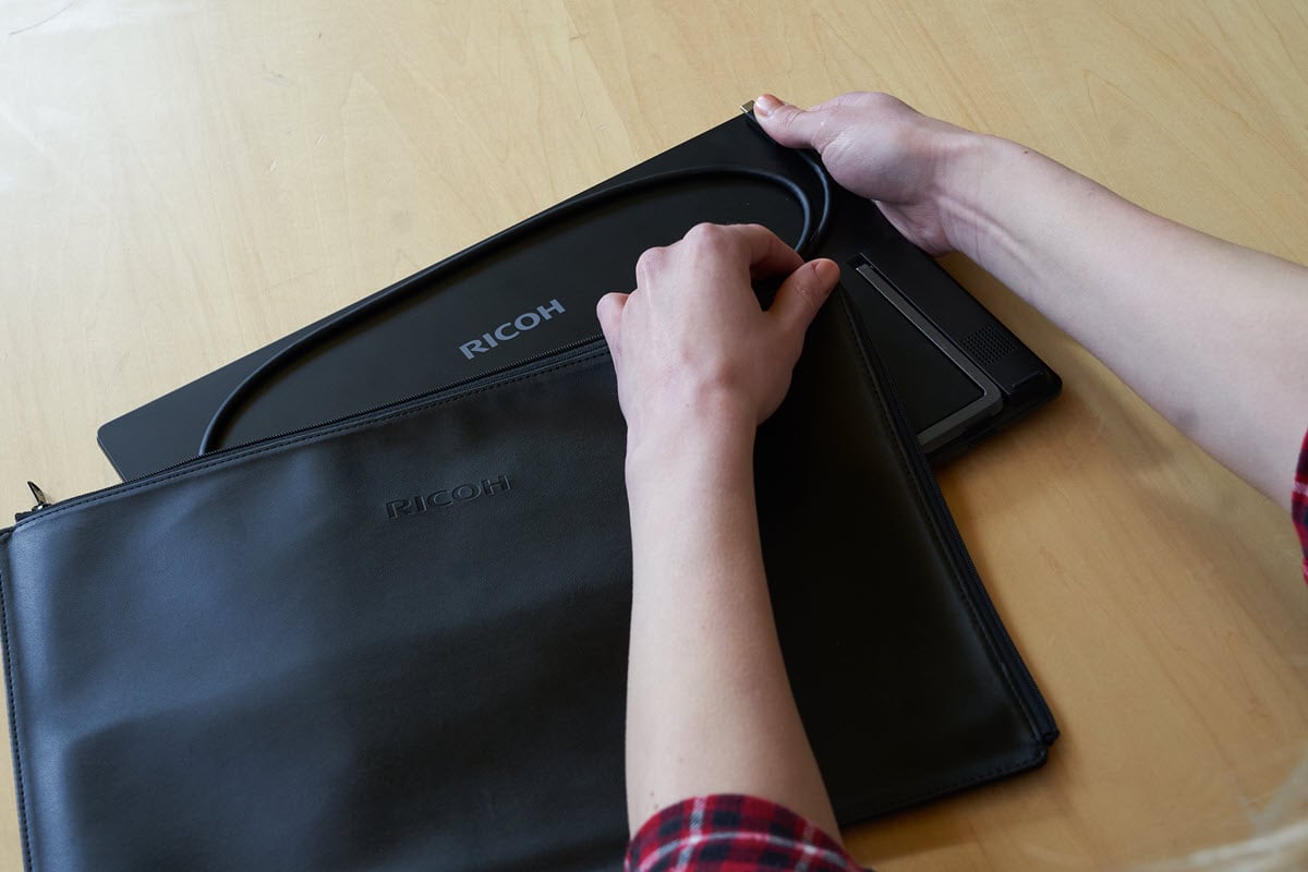 Scanner Monitor RICOH Wireless Portable Monitor with OLED Touchscreen - Ricoh Scanners